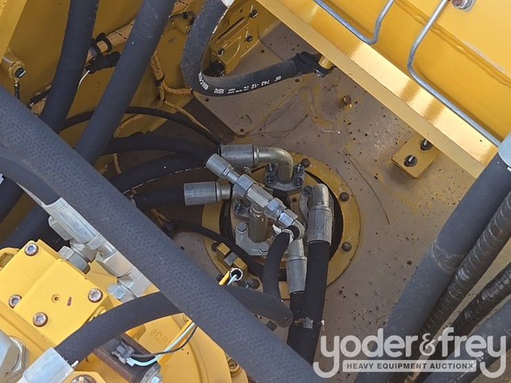 2019-caterpillar-336-image-52