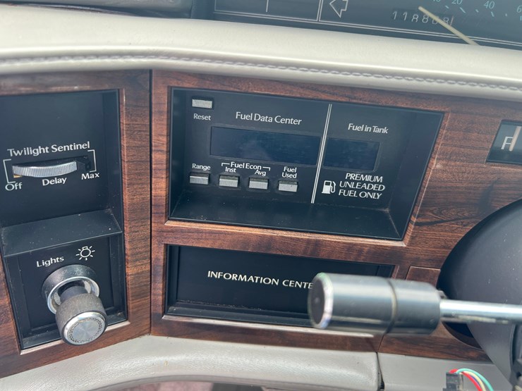 no-reserve!-cadillac-sedan-deville!-image-10
