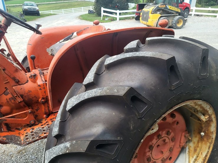 allis-chalmers-d14-tractor-image-17