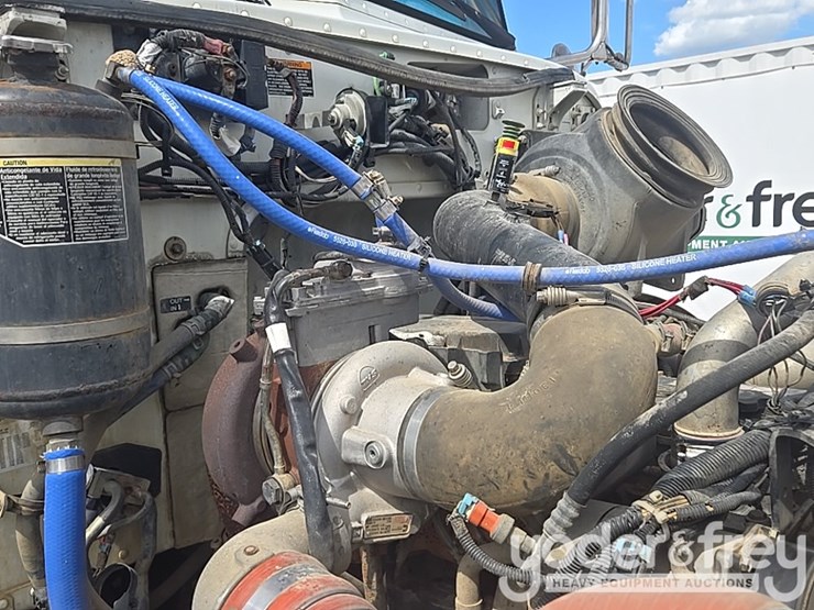 2012-peterbilt-348-image-76