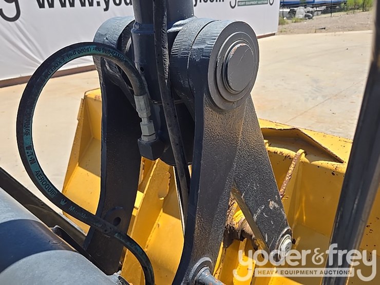 2019-deere-310sl-image-22
