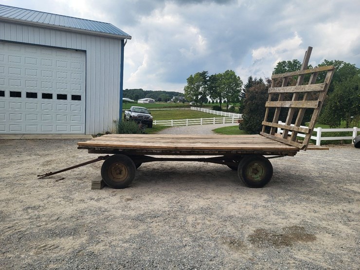 hay-wagon-w/running-gear-image-2