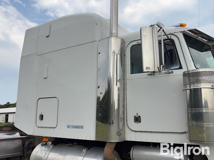 2000-peterbilt-378-image-16