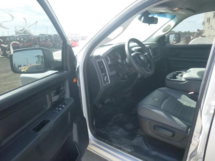 2016-dodge-1500-image-5