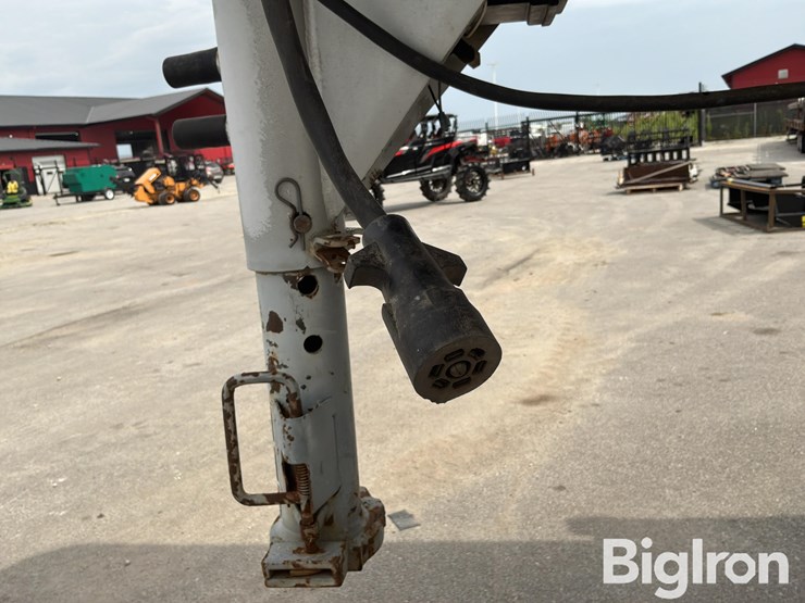 2017-massey-ferguson-730-image-12