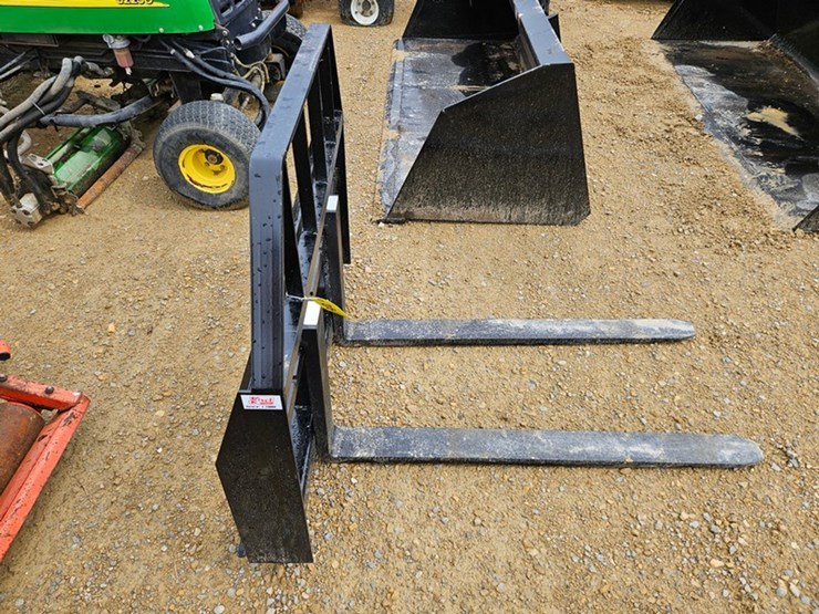 #226-•-kivel-48"-3500-lb-pallet-fork-image-6