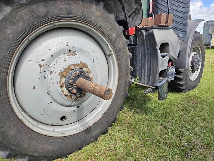 case-ih-220-image-8
