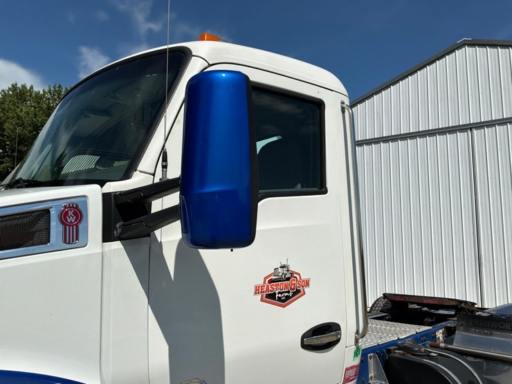2018-kenworth-t680-image-16