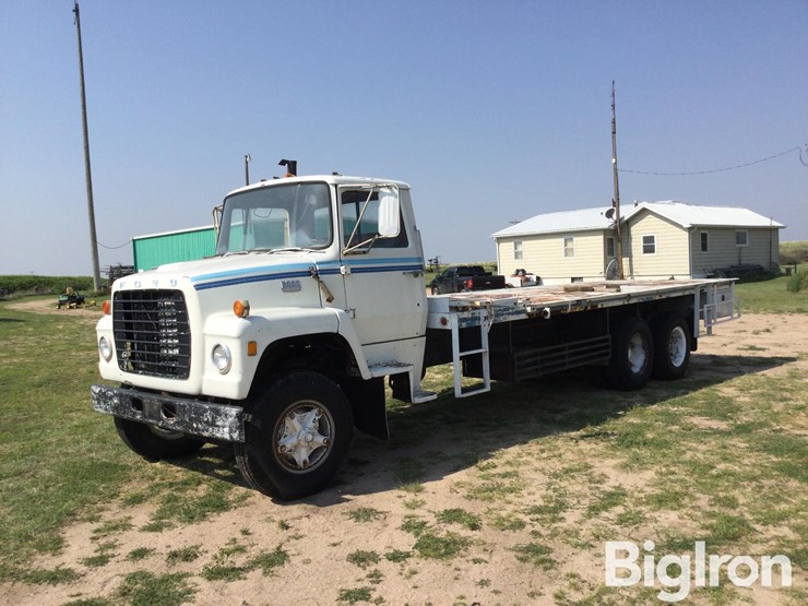 1971-ford-8000-image-1
