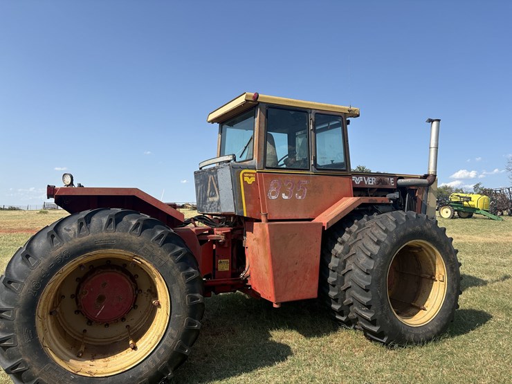 1981-versatile-835-image-3