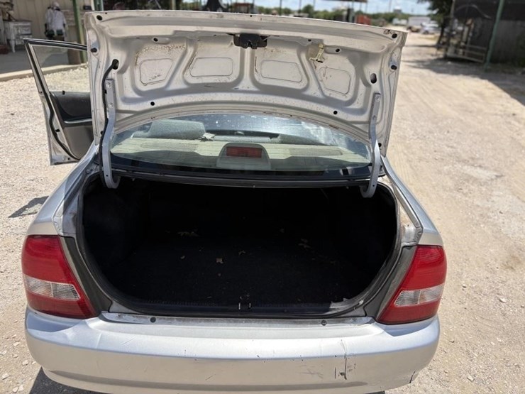 l1---2003-mazda-protege-lx-image-22