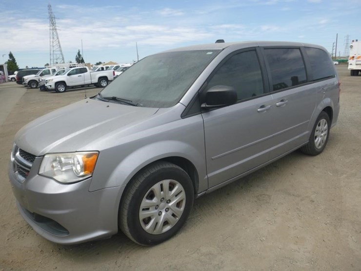 2017-dodge-grand-caravan-image-1