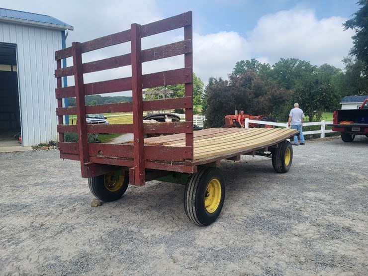 hay-wagon-w/running-gear-image-5
