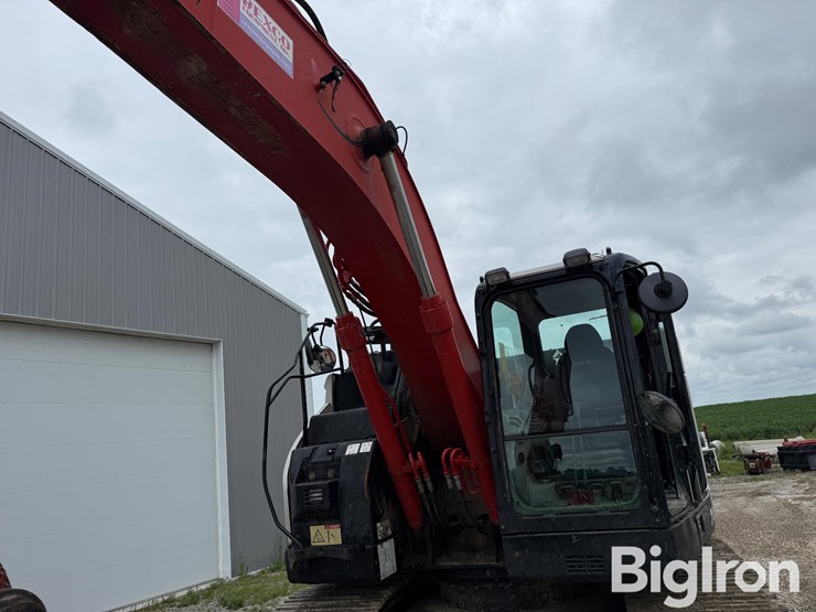 2019-link-belt-245x4lc-excavator-image-10