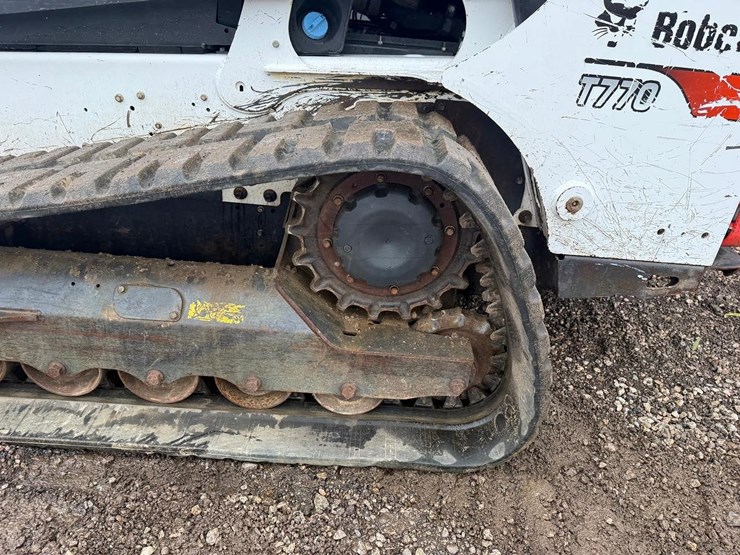 2023-bobcat-t770-image-18