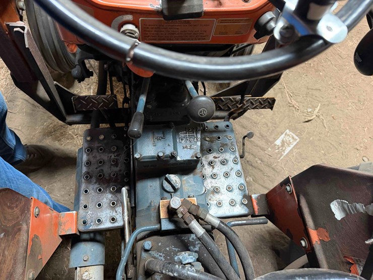 245-kubota-tractor-image-22