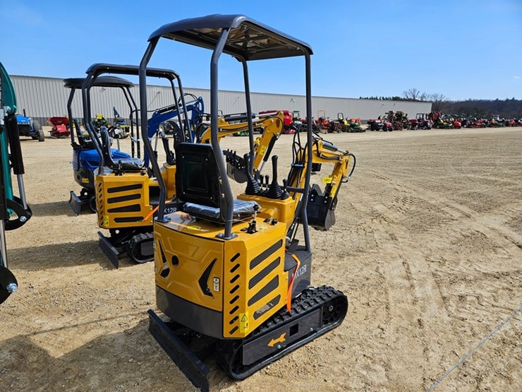 #217-•-2026-agt-mx12r-mini-excavator-image-4