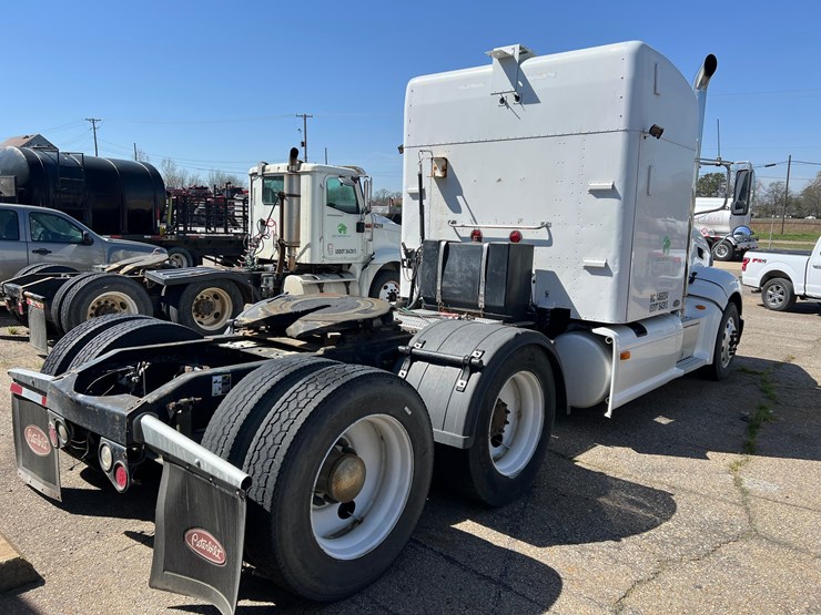 2011-peterbilt-386-image-10