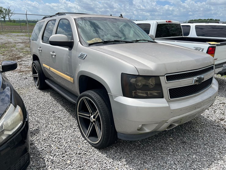 chevrolet-tahoe-image-2