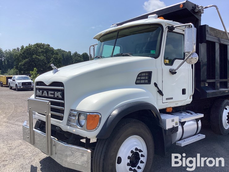2004-mack-granite-cv713-image-11