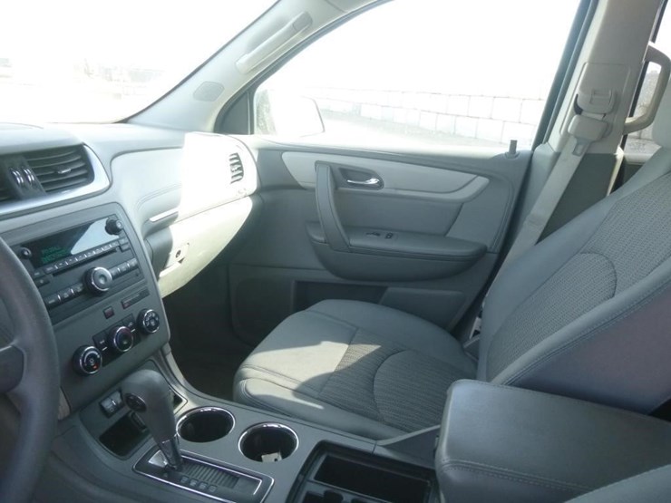 2016-chevrolet-traverse-image-10