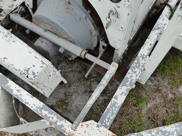 2010-altec-wood-chipper-image-7