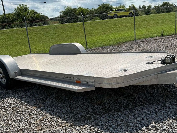 2016-sundowner-trailers-aluminum-car-hauler-image-2