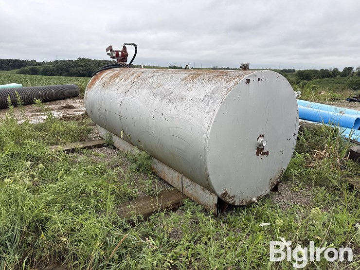 1,000-gal-fule-tank-w/-pump-image-7
