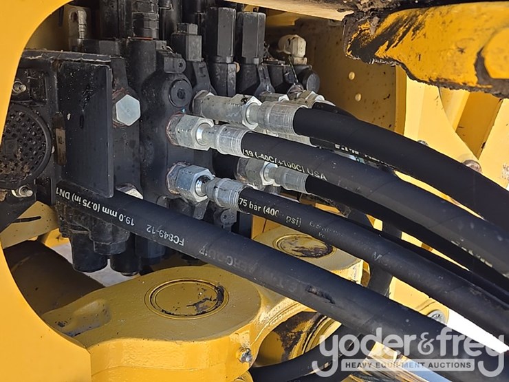 2019-deere-310sl-image-29