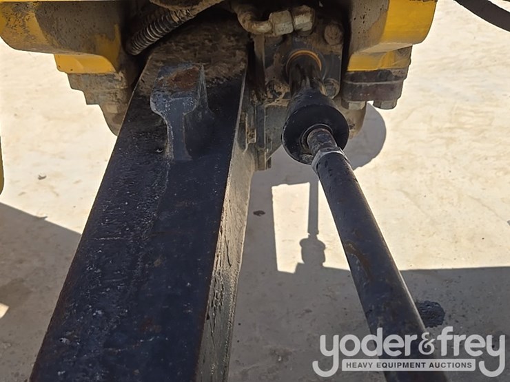 2008-new-holland-b95-image-20