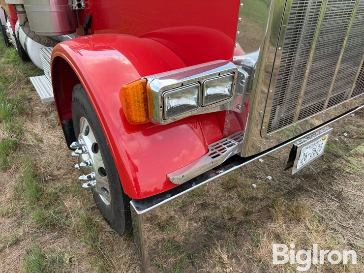 2005-peterbilt-379-image-14
