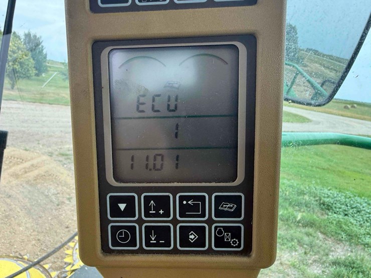 2005-john-deere-7400-image-45