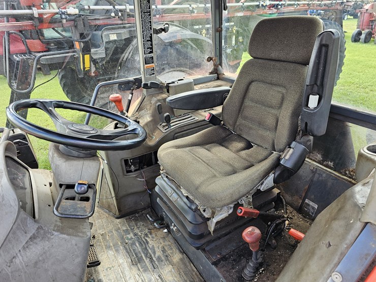 2015-kubota-m108s-image-11
