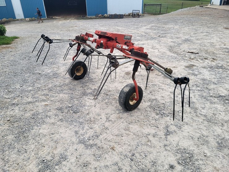 rossi-2-rotor-pull-type-tedder-image-3
