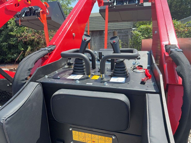 unused-sdl-skid-steer-loader-model-sl-1050k-image-11