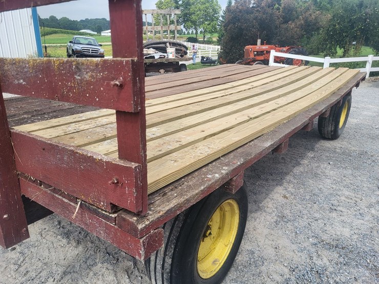 hay-wagon-w/running-gear-image-26