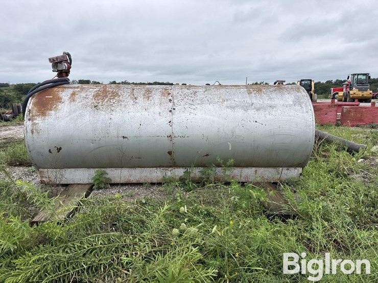1,000-gal-fule-tank-w/-pump-image-8