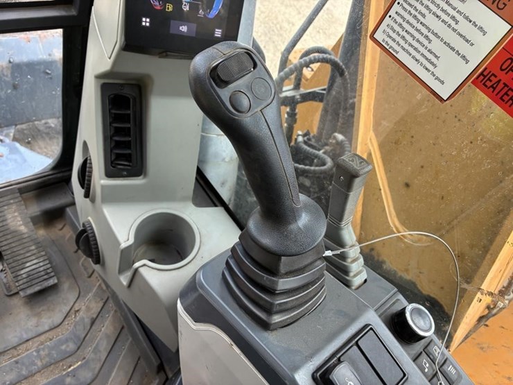 2022-xcmg-xe155ucr-hydraulic-excavator-image-19