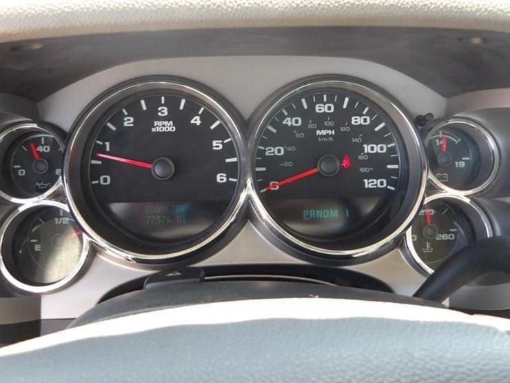2011-chevrolet-silverado-2500-image-17