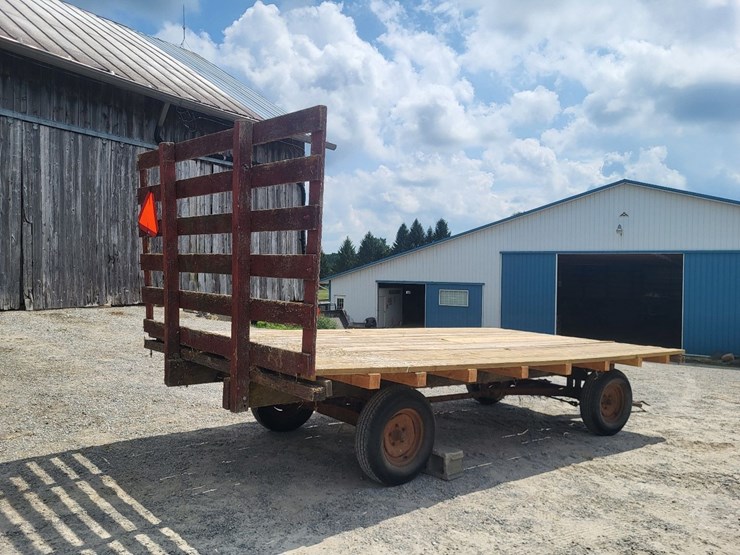 hay-wagon-w/running-gear-image-3