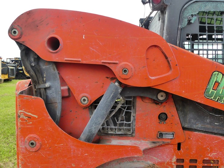 kubota-ssv75-image-8