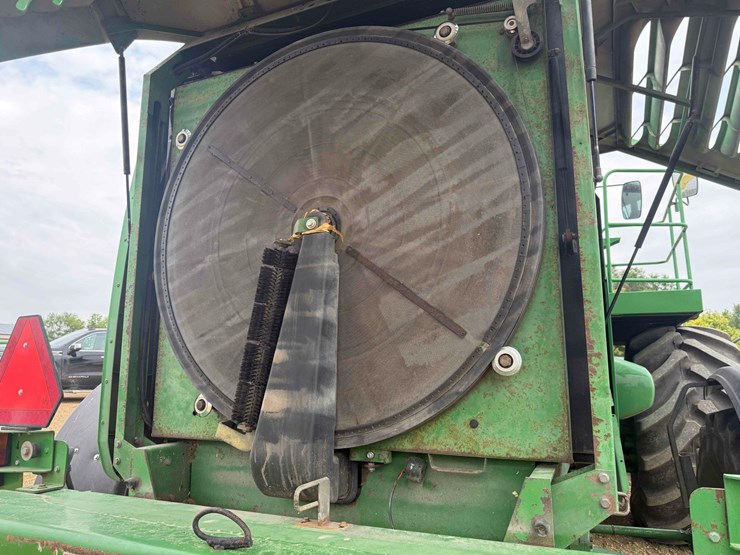 2005-john-deere-7400-image-29