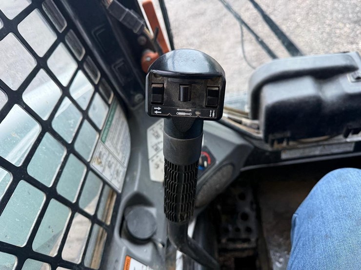 2023-bobcat-t770-image-27