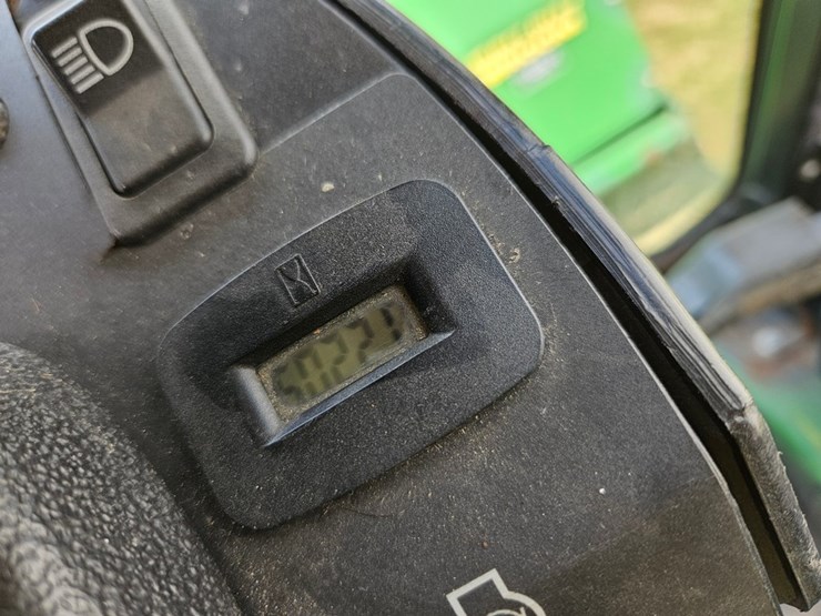 2011-john-deere-1445-image-26
