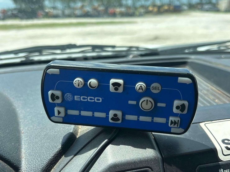 2017-ford-f550-image-23