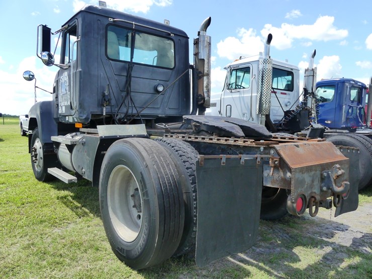 1997-mack-ch612-image-4