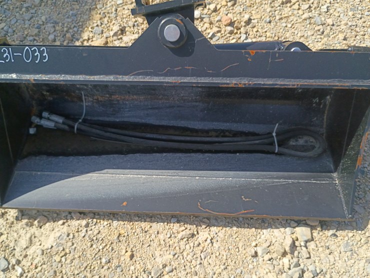#26118-•-future-hydraulic-tilt-bucket-mini-excavator-attachment-image-7