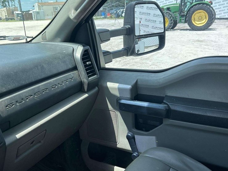 2017-ford-f550-image-26