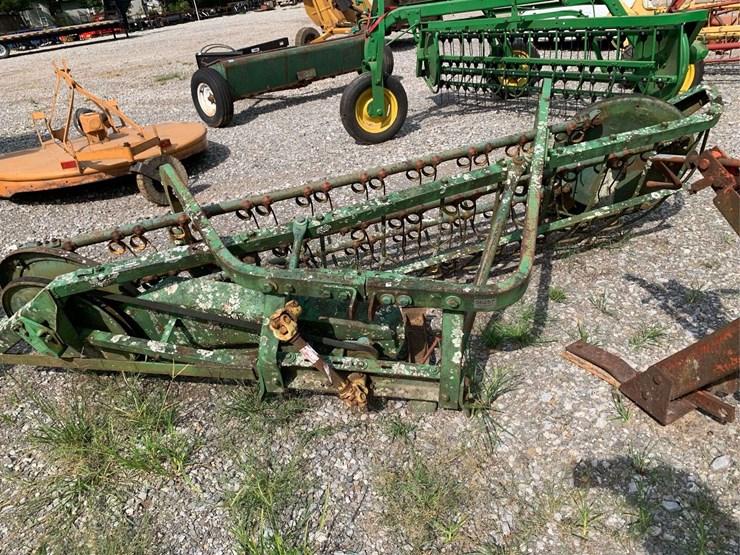 john-deere-3pt-hay-rake-image-1