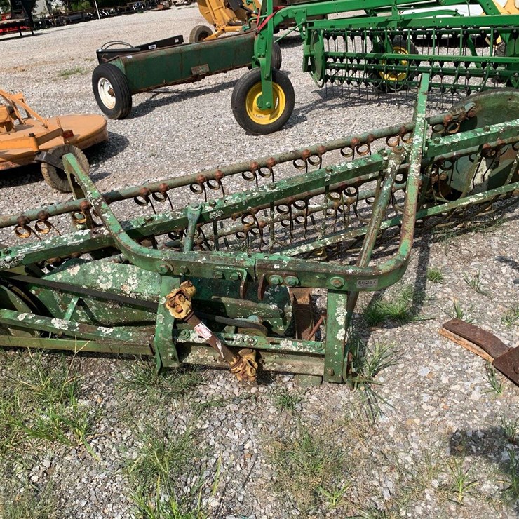 JOHN DEERE 3PT HAY RAKE
